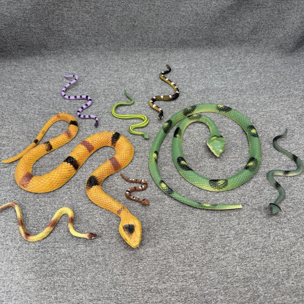 8pc Lot Realistic Rubber Toy Snakes Rainforest Reptile Fake Prank Props READ